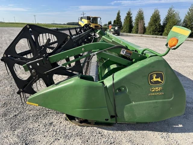 Image of John Deere 625F equipment image 4