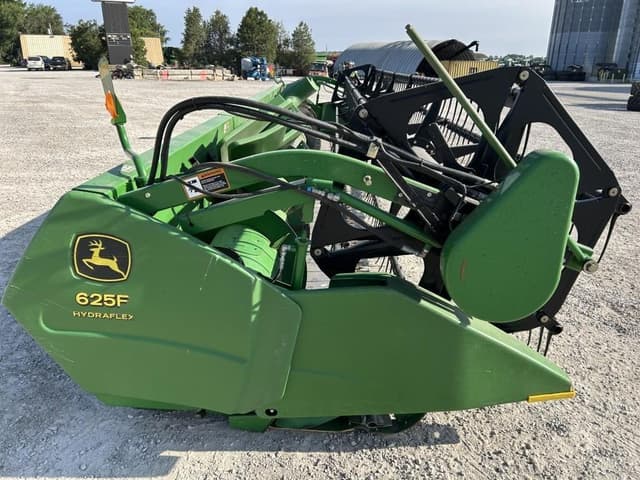 Image of John Deere 625F equipment image 3