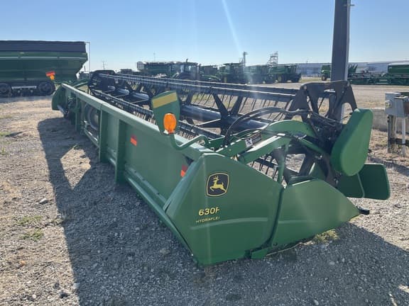Image of John Deere 630F equipment image 4