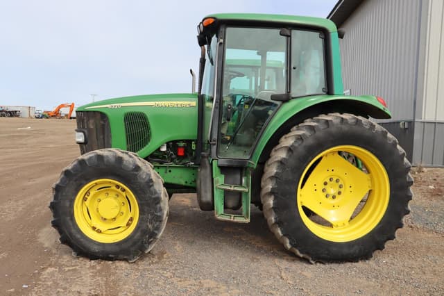 Image of John Deere 6320 equipment image 3