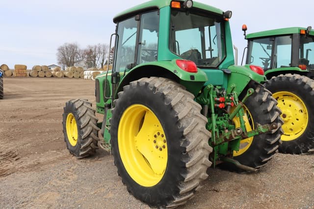 Image of John Deere 6320 equipment image 4