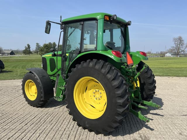 Image of John Deere 6320 equipment image 3