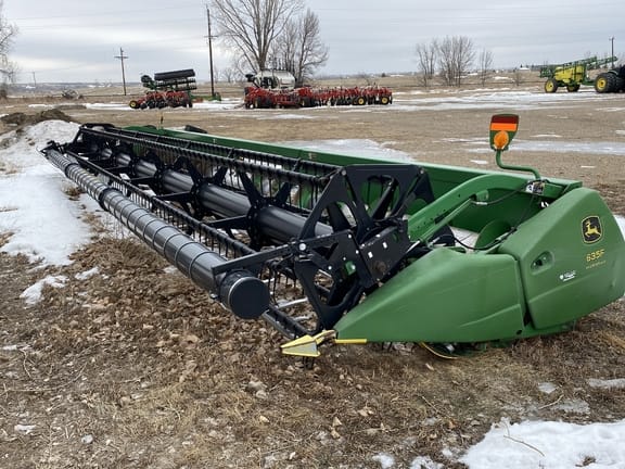 Main image John Deere 635F
