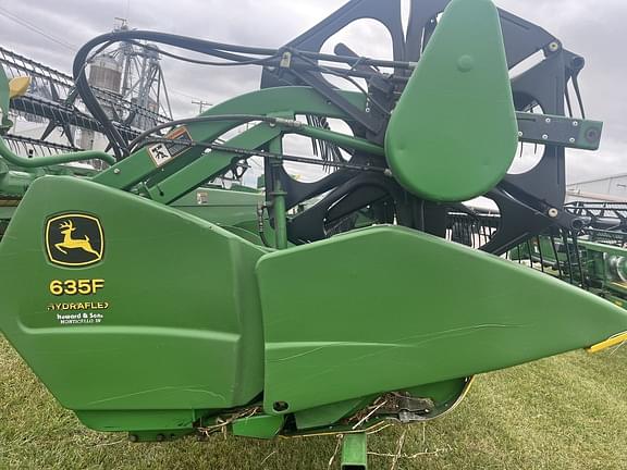 Image of John Deere 635F equipment image 2