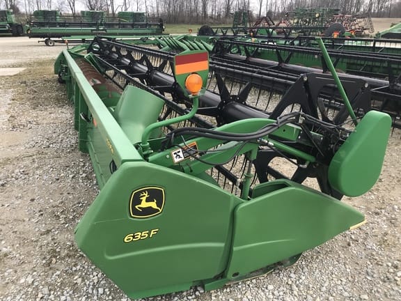 Main image John Deere 635F