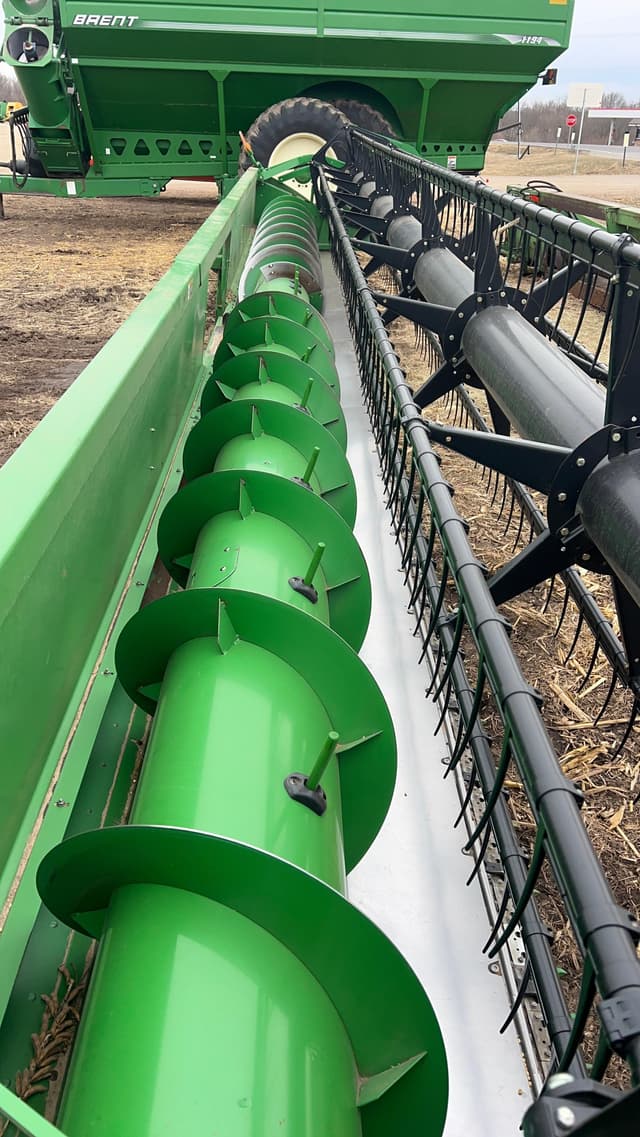 Image of John Deere 635F equipment image 3