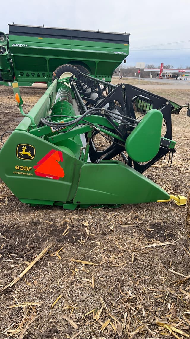 Image of John Deere 635F equipment image 2