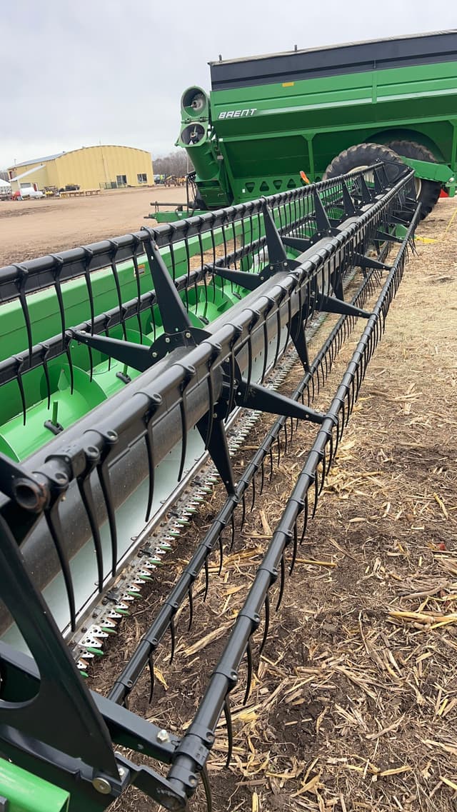 Image of John Deere 635F equipment image 4