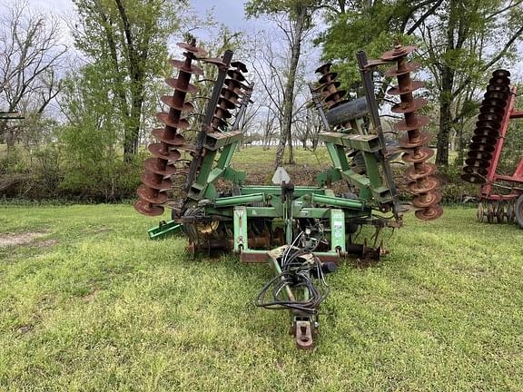 Image of John Deere 637 equipment image 1