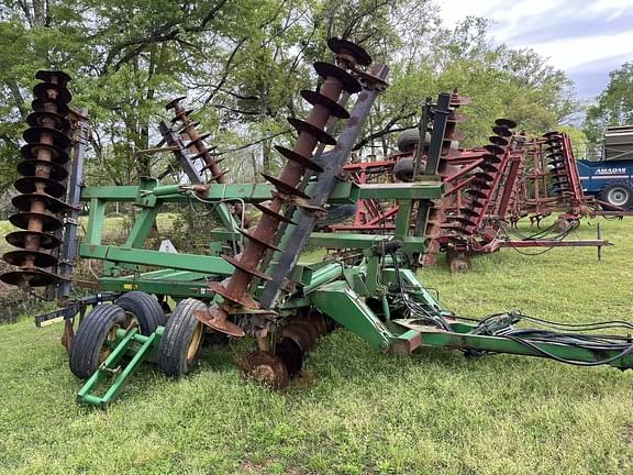 Image of John Deere 637 equipment image 2