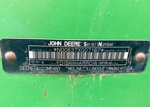 Image of John Deere 637 equipment image 1