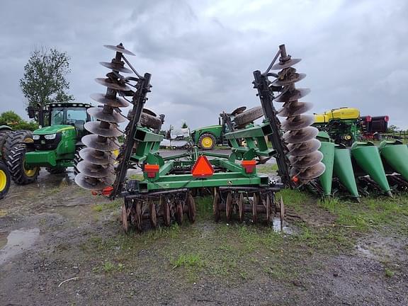 Image of John Deere 637 equipment image 3