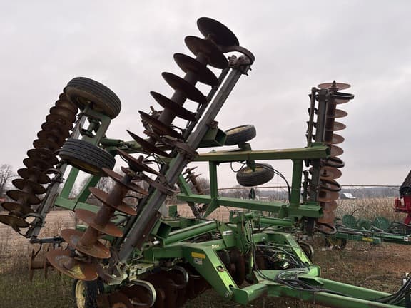 Image of John Deere 637 equipment image 2