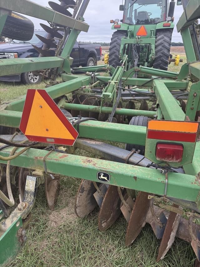 Image of John Deere 637 equipment image 4