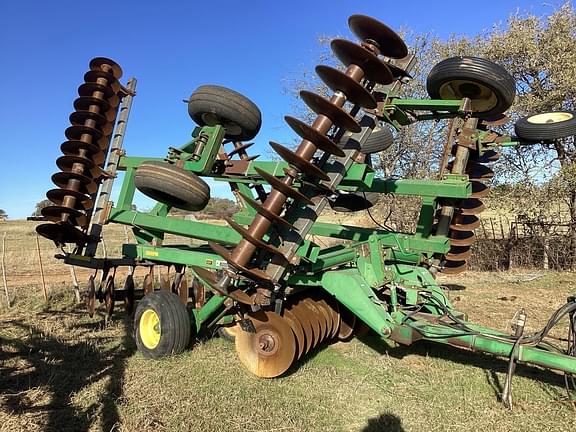 Image of John Deere 637 equipment image 3