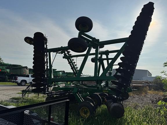Image of John Deere 637 equipment image 2