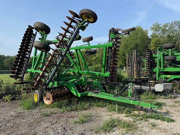 Image of John Deere 637 Primary image