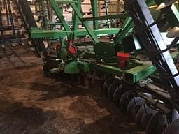 Image of John Deere 637 equipment image 2