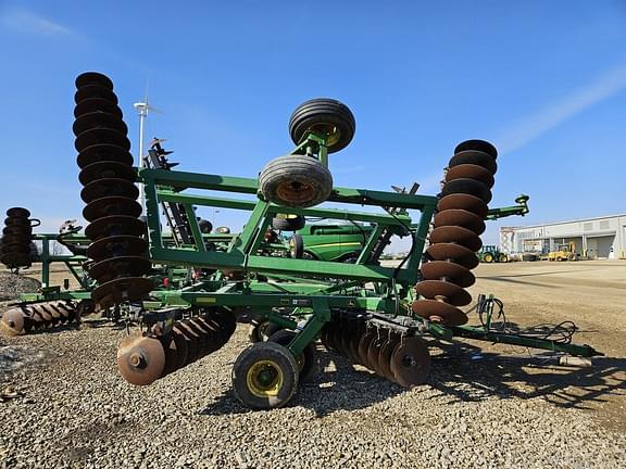 Image of John Deere 637 equipment image 2