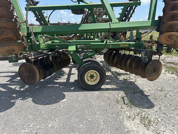 Image of John Deere 637 equipment image 4