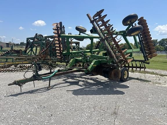 Image of John Deere 637 equipment image 1