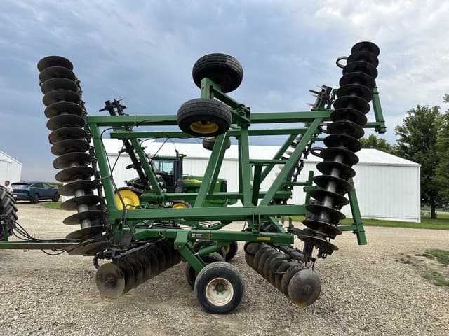 Image of John Deere 637 equipment image 3