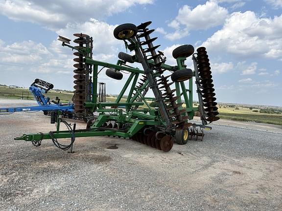 Image of John Deere 637 equipment image 1