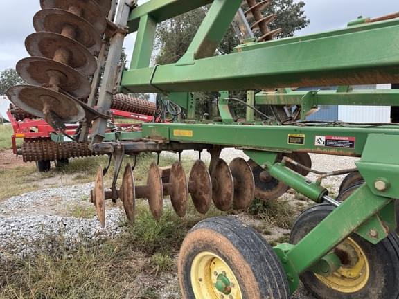 Image of John Deere 637 equipment image 2