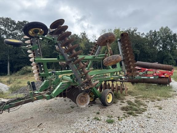 Image of John Deere 637 Primary image