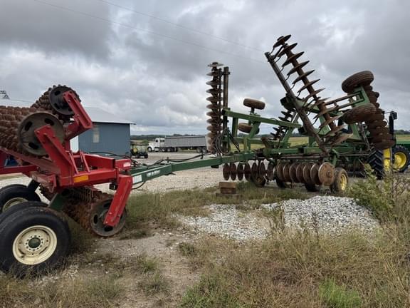 Image of John Deere 637 equipment image 1