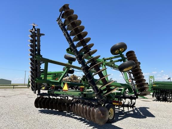 Image of John Deere 637 equipment image 4
