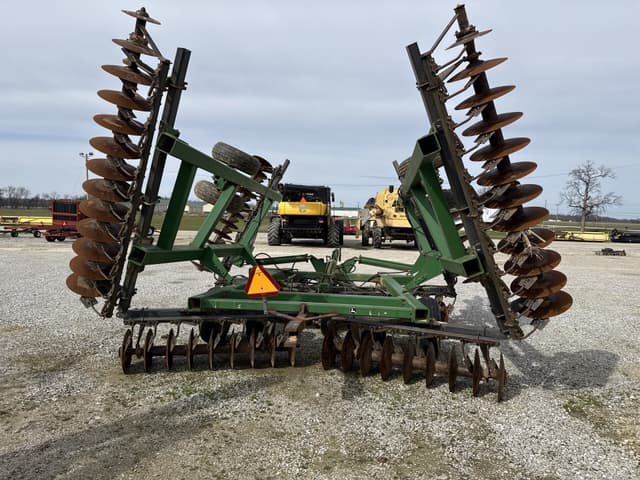 Image of John Deere 637 equipment image 3