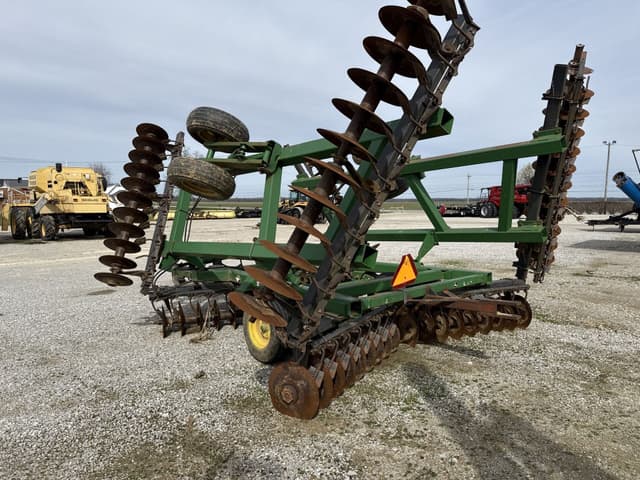 Image of John Deere 637 equipment image 4