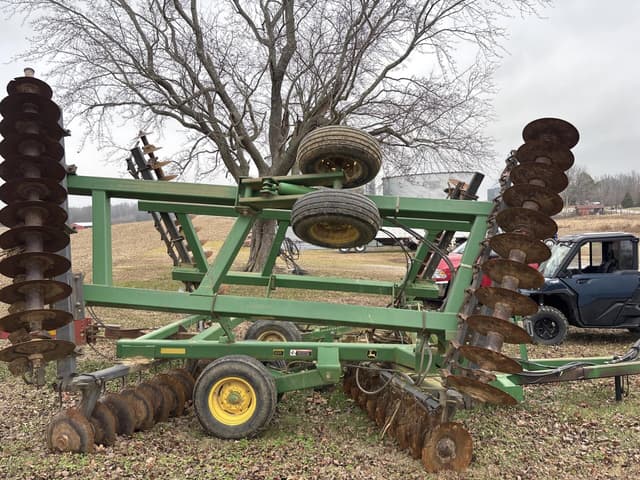 Image of John Deere 637 equipment image 1