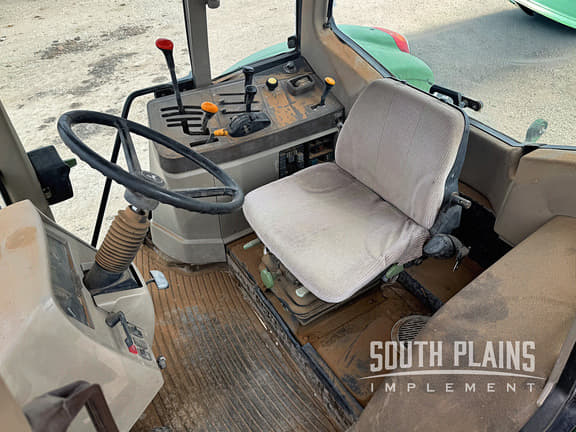 Image of John Deere 6415 equipment image 4