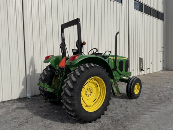 Image of John Deere 6415 equipment image 3