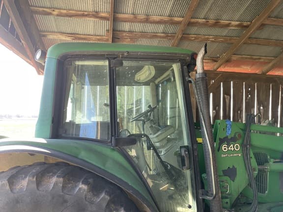 Image of John Deere 6420 equipment image 4