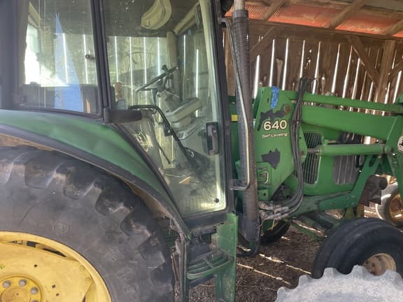 Image of John Deere 6420 equipment image 1