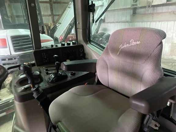 Image of John Deere 6420 equipment image 4