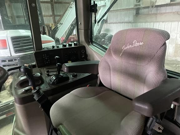 Image of John Deere 6420 equipment image 3