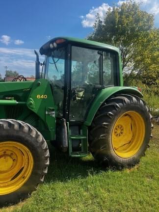 Image of John Deere 6420 equipment image 1