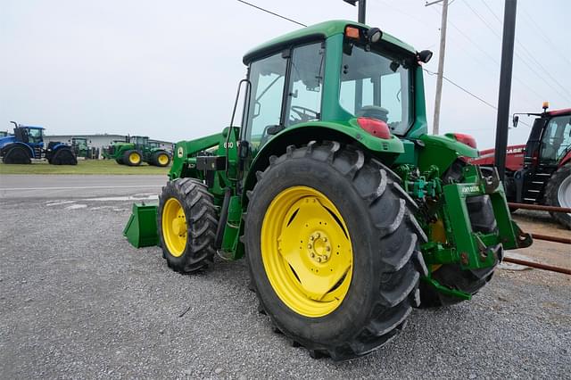 Image of John Deere 6420 equipment image 4