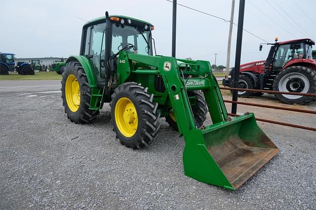 Image of John Deere 6420 equipment image 1