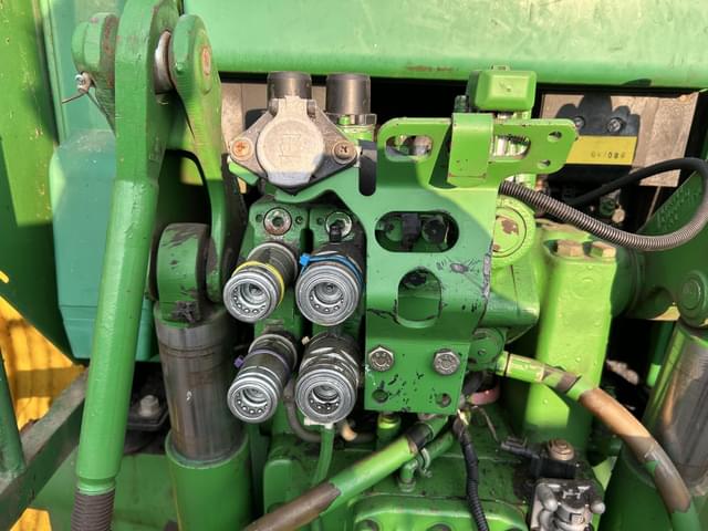 Image of John Deere 6420 equipment image 3