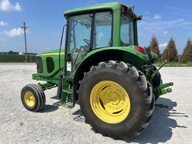 Image of John Deere 6420 equipment image 4