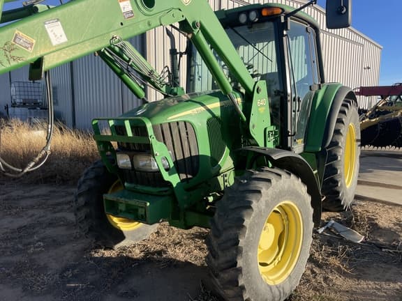Image of John Deere 6420 equipment image 4