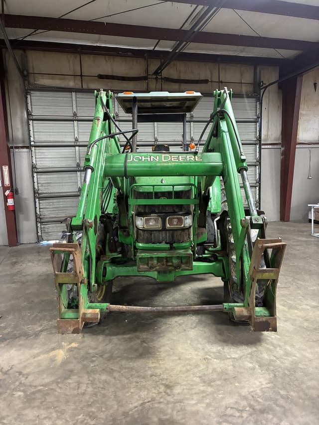 Image of John Deere 6420 equipment image 1