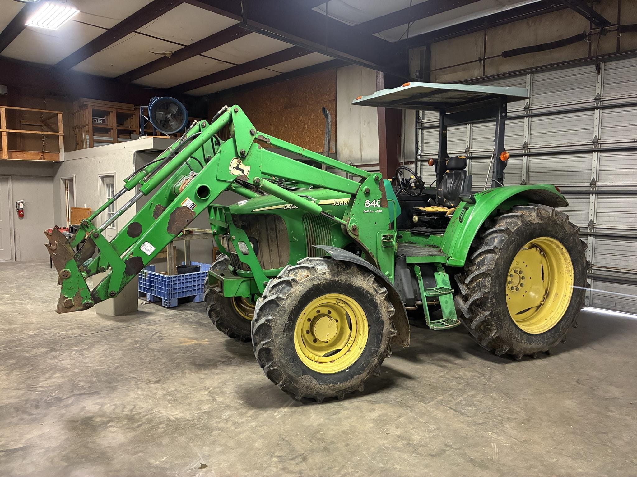 2004 John Deere 6420 Equipment Image0