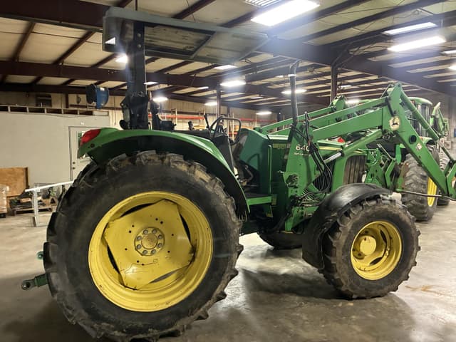 Image of John Deere 6420 equipment image 3