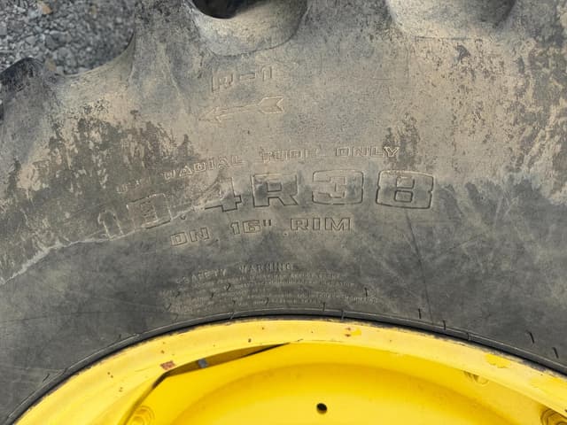 Image of John Deere 6420 equipment image 4